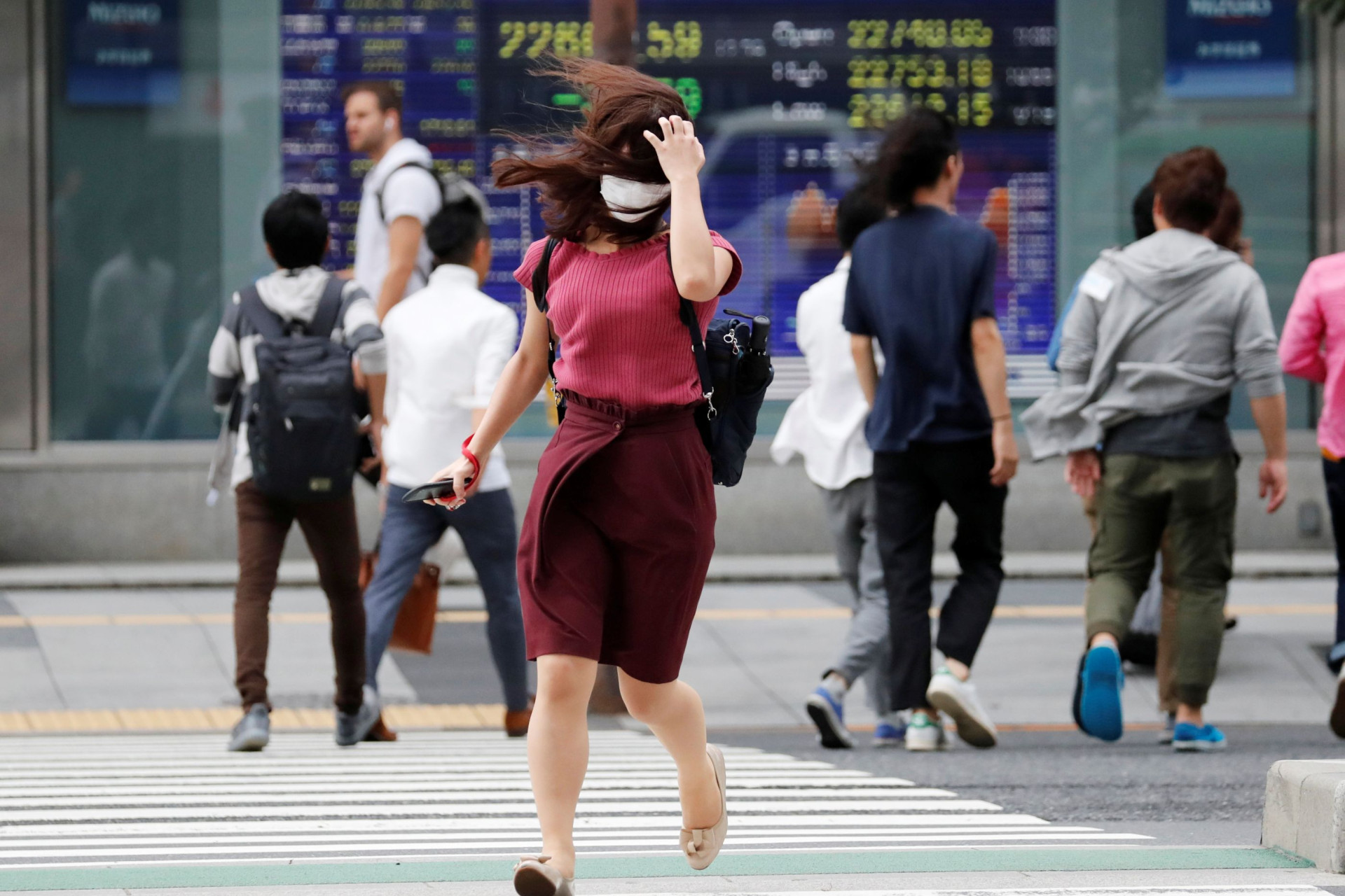 O cenário de devastação deixado pelo furacão Jebi, no Japão
