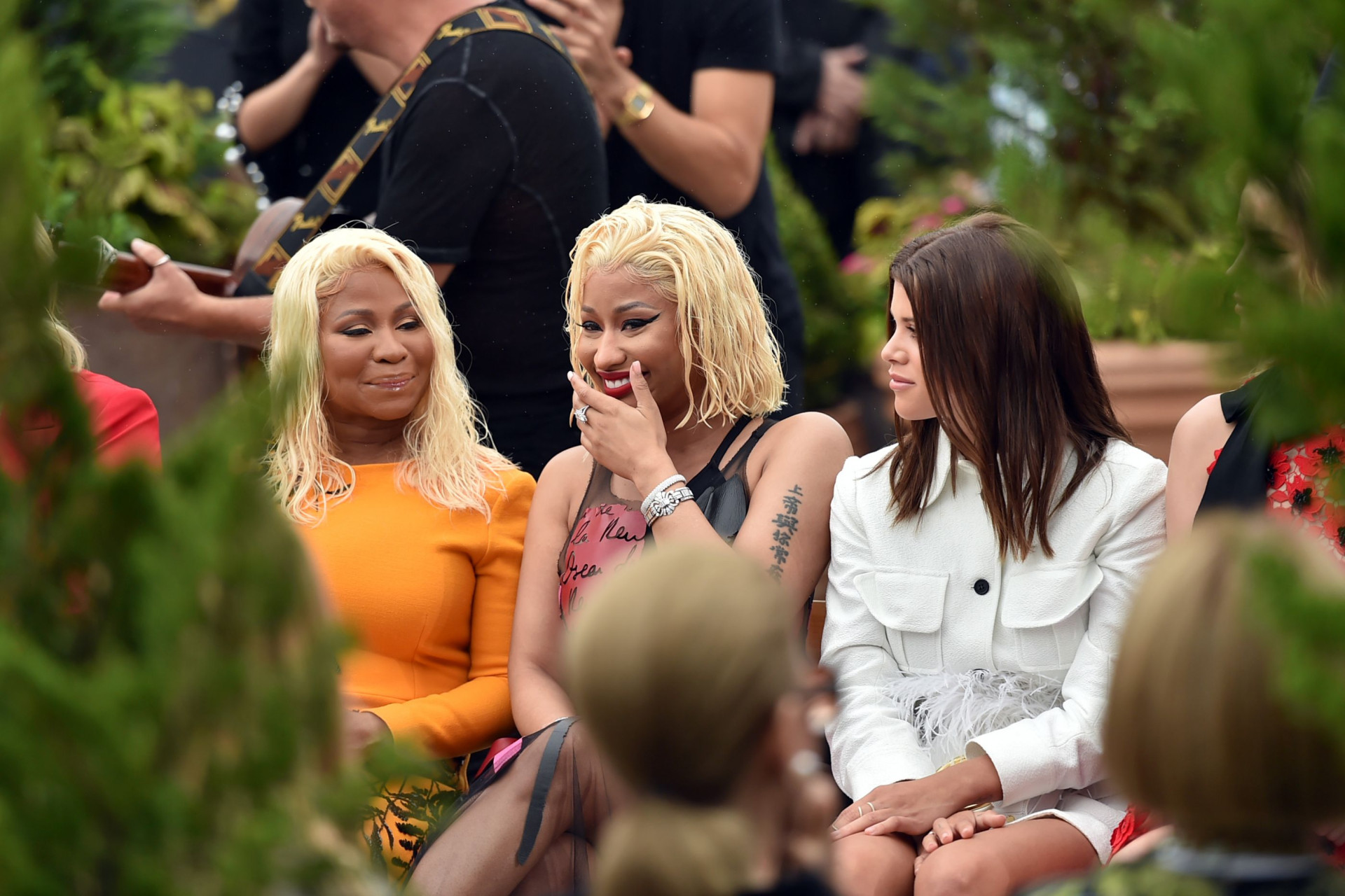 Nicki Minaj 'brilha' ao lado da mãe na Semana da Moda de Nova Iorque