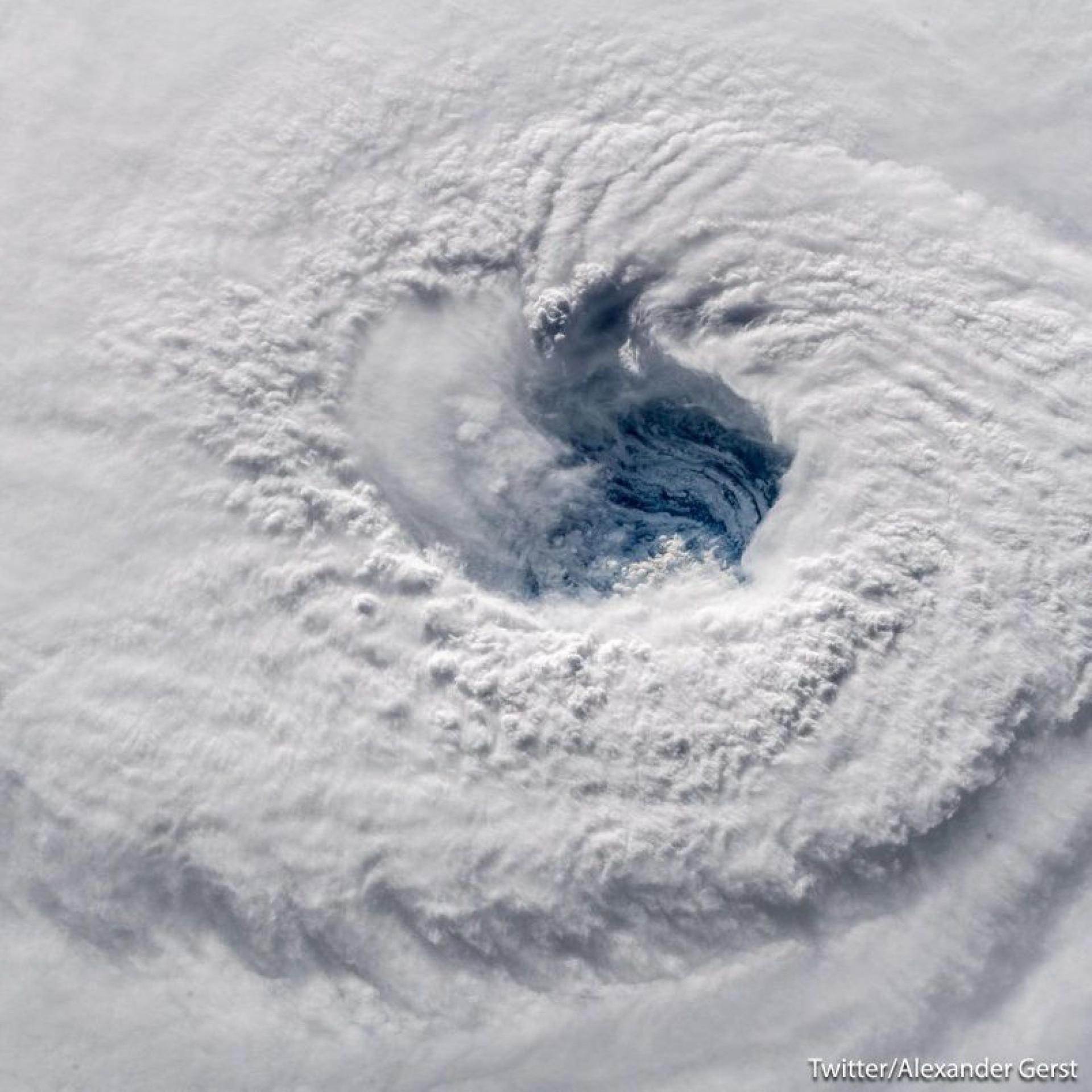Estação Espacial capta imagens aterradoras do furacão Florence