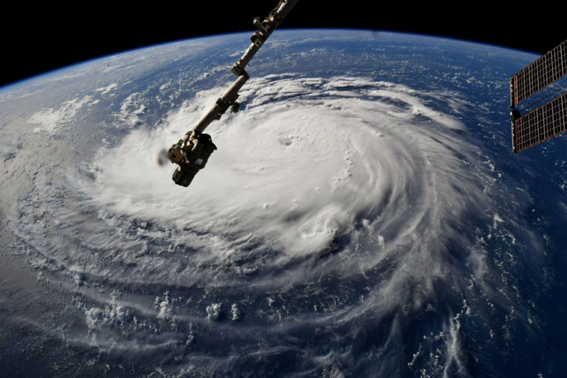 Olho do furacão. As imagens do Florence a chegar à Carolina do Norte