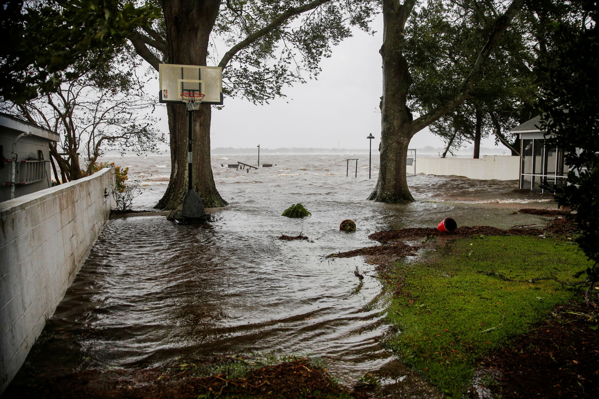 Olho do furacão. As imagens do Florence a chegar à Carolina do Norte