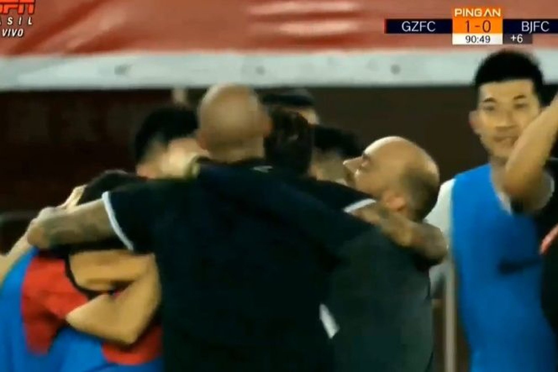 Talisca volta a marcar e oferece triunfo ao Guangzhou já nos descontos