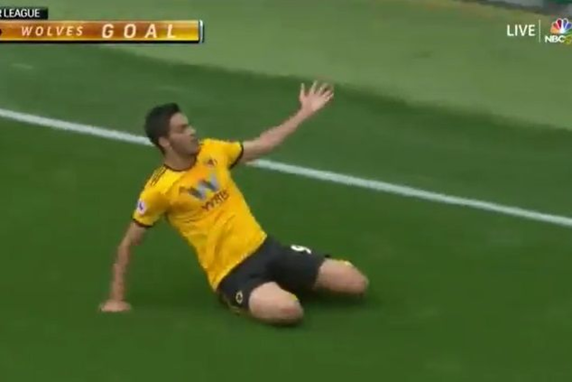 Foi assim que Raúl Jiménez abriu o marcador do Wolves-Burnley