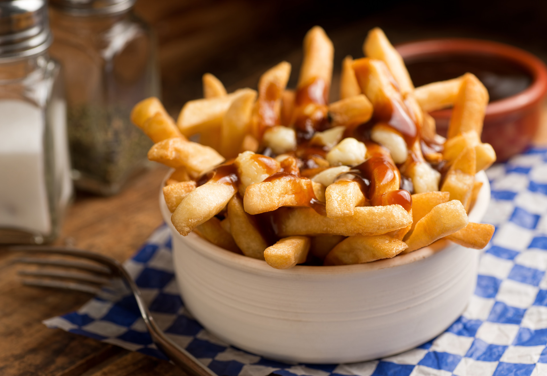 As diferentes formas como as batatas fritas são consumidas pelo mundo