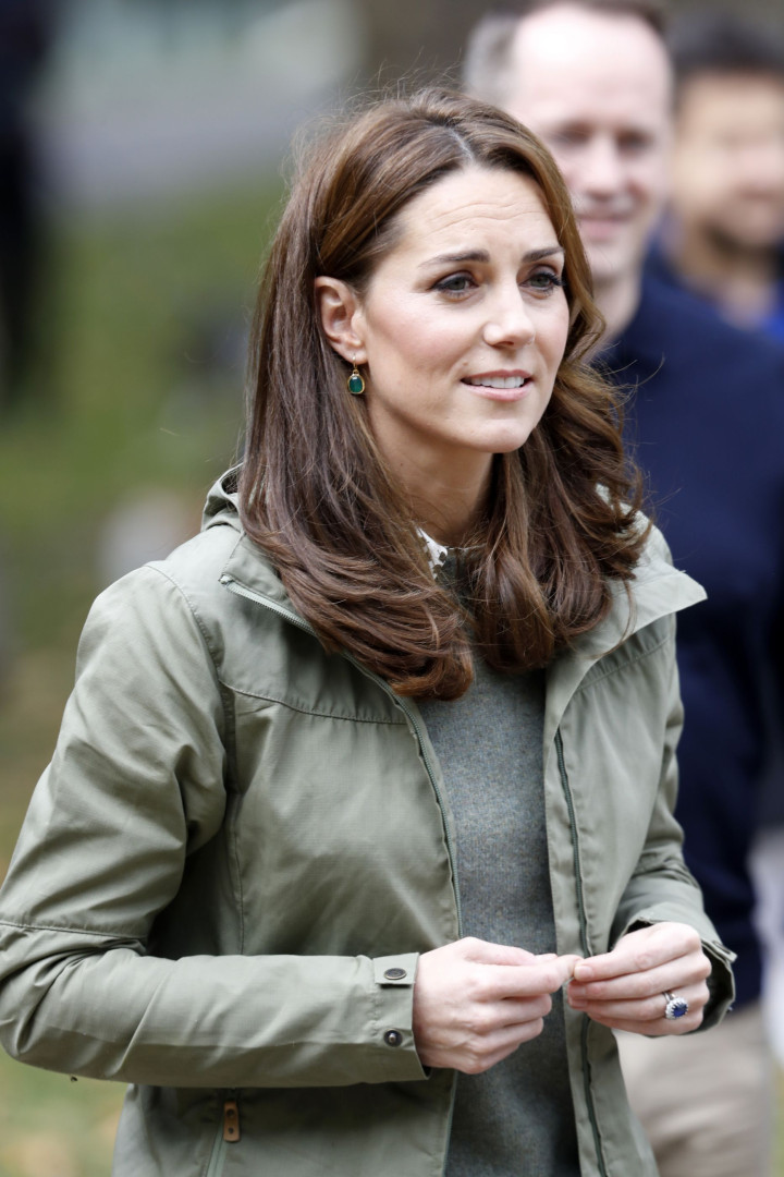 Kate Middleton usa visual descontraído no regresso aos eventos públicos