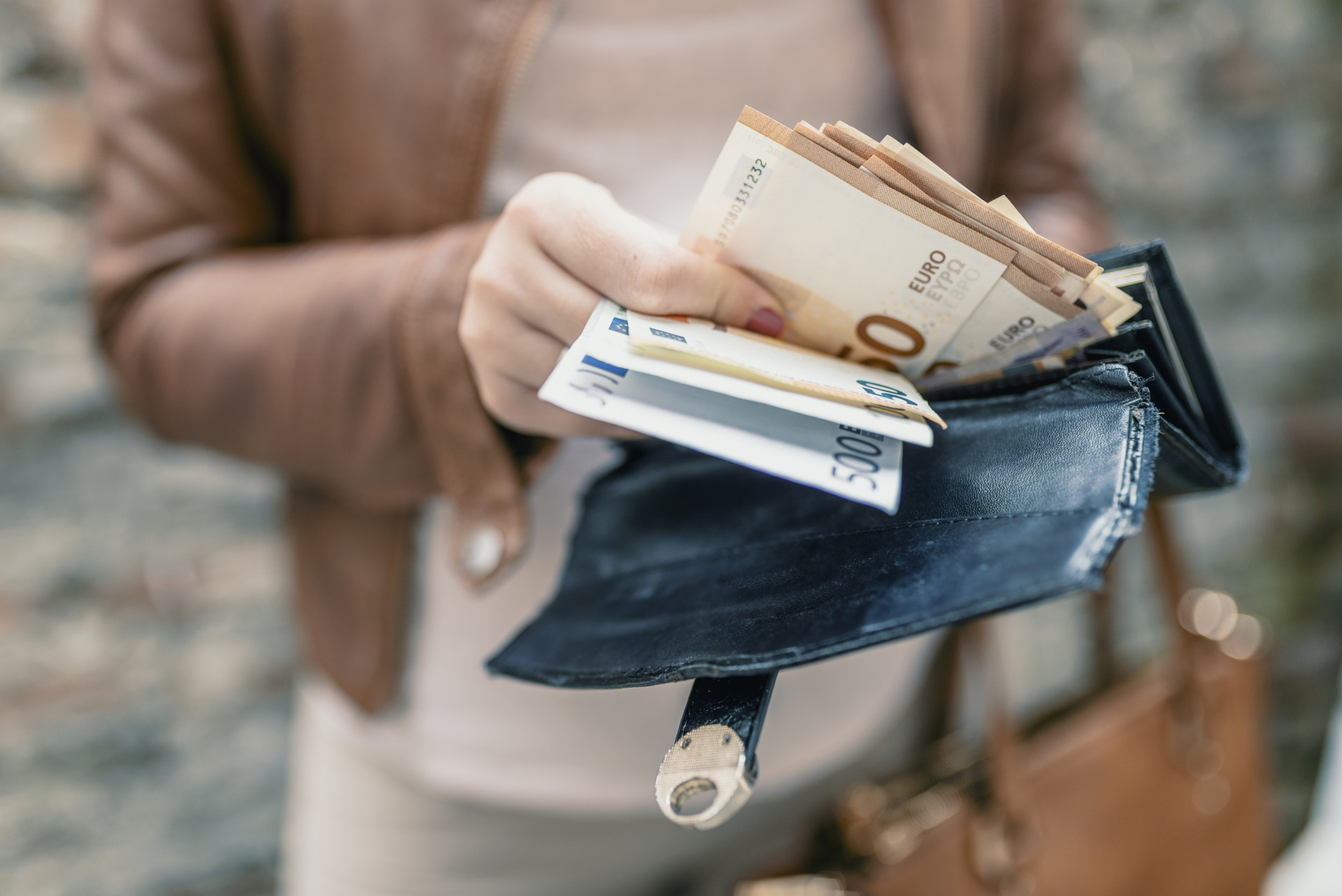 Emprestar dinheiro à família ou amigos? Seis motivos para não o fazer