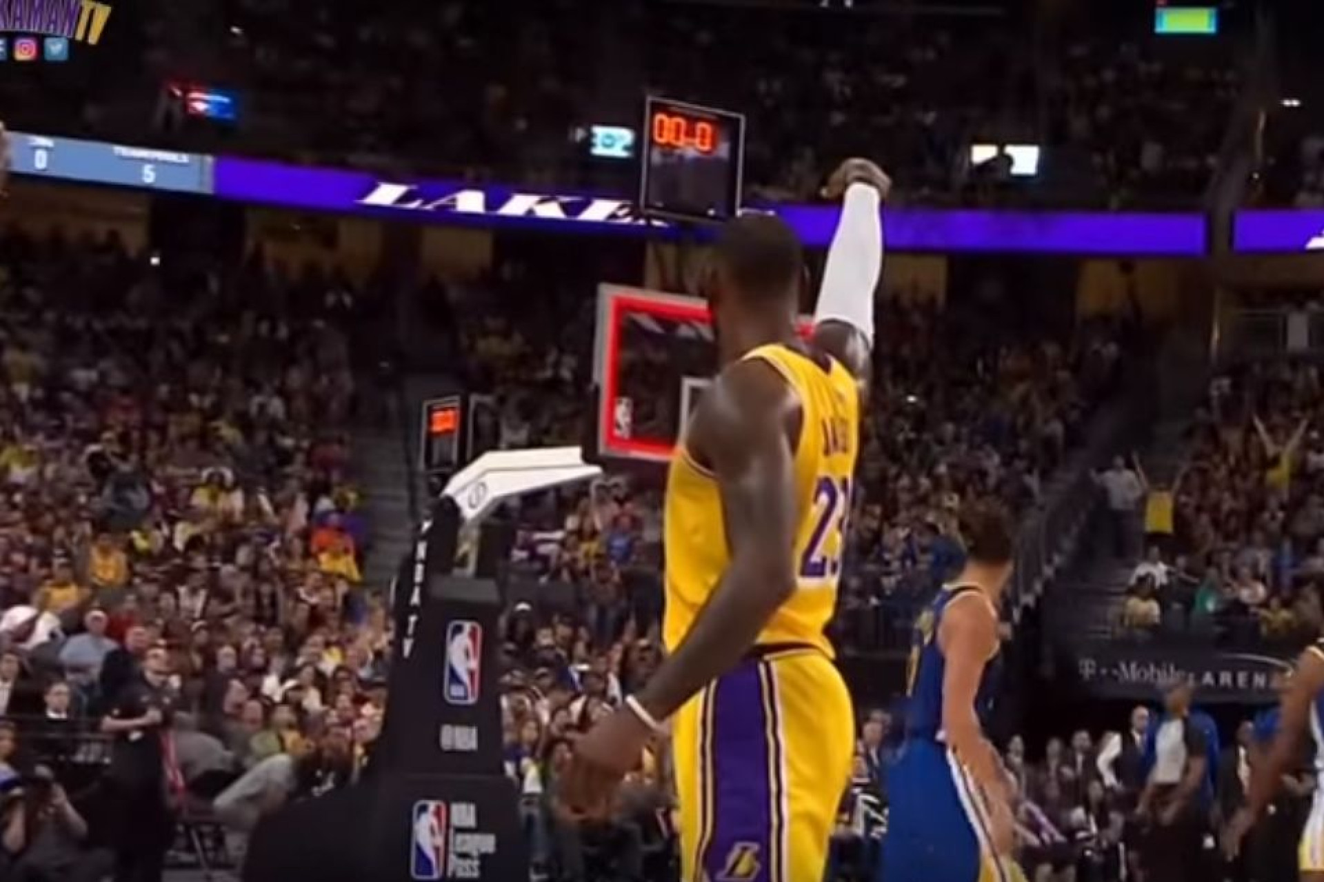A NBA ainda não começou e LeBron James já faz disto