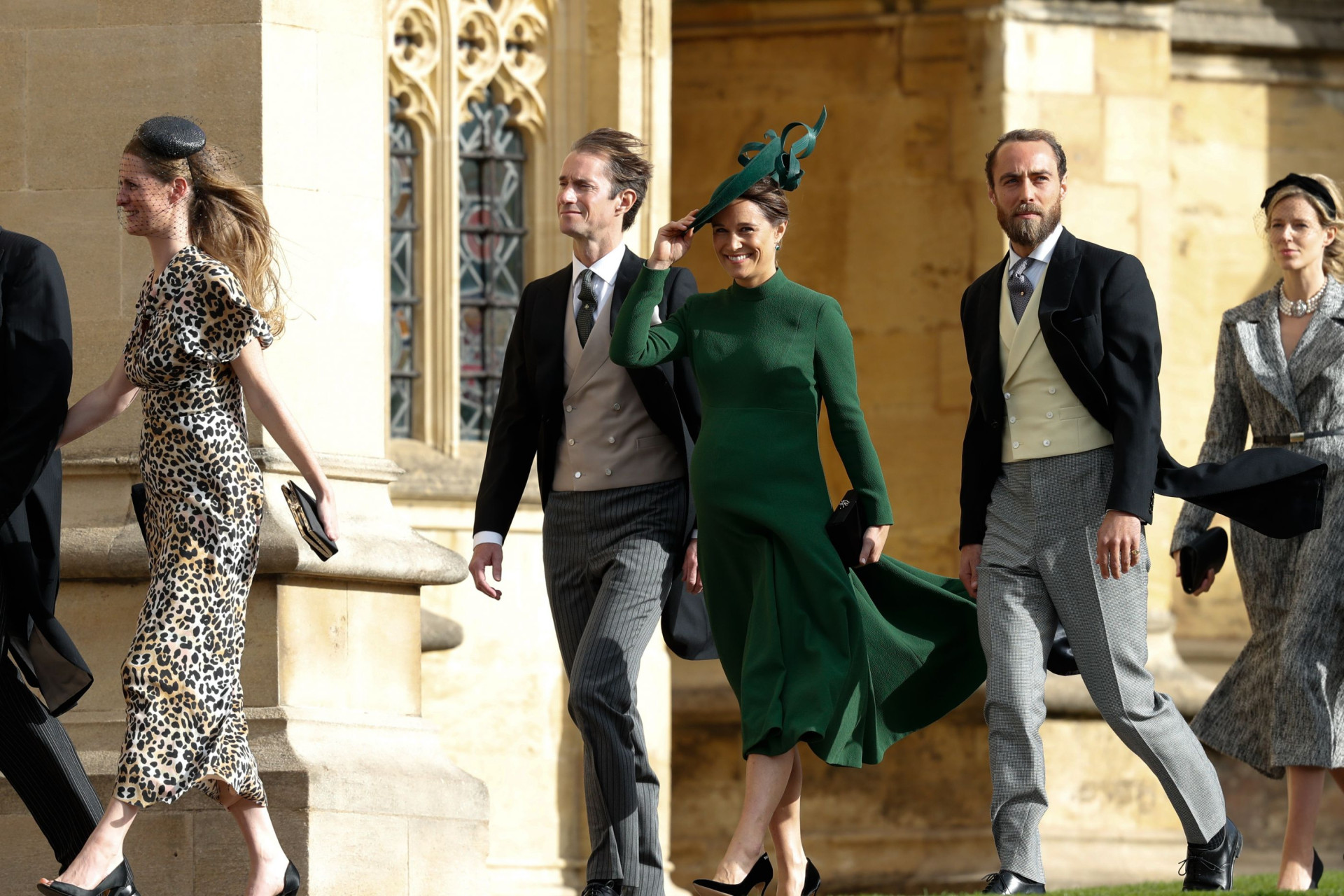 Prestes a dar à luz, Pippa Middleton vai a casamento real