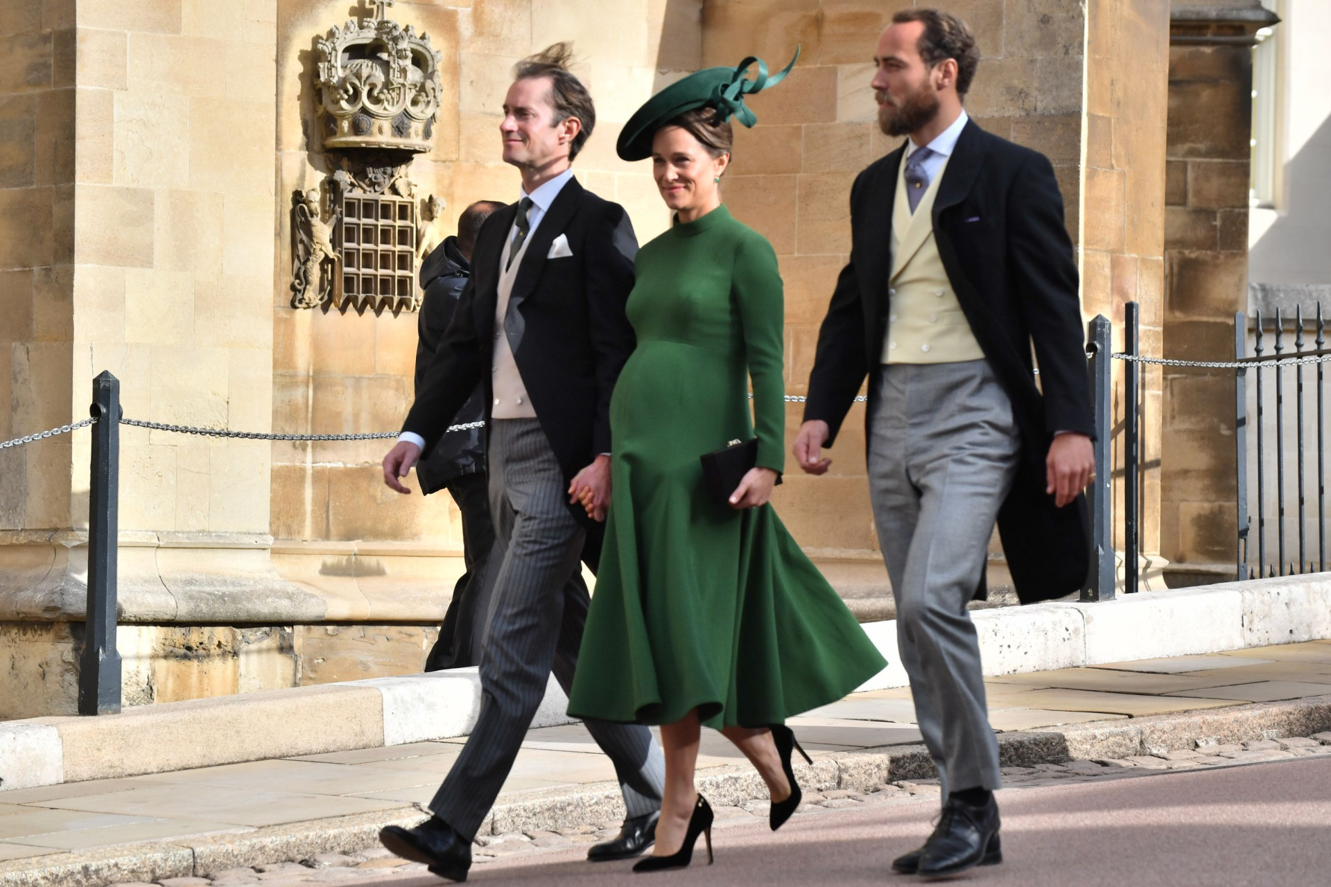Prestes a dar à luz, Pippa Middleton vai a casamento real