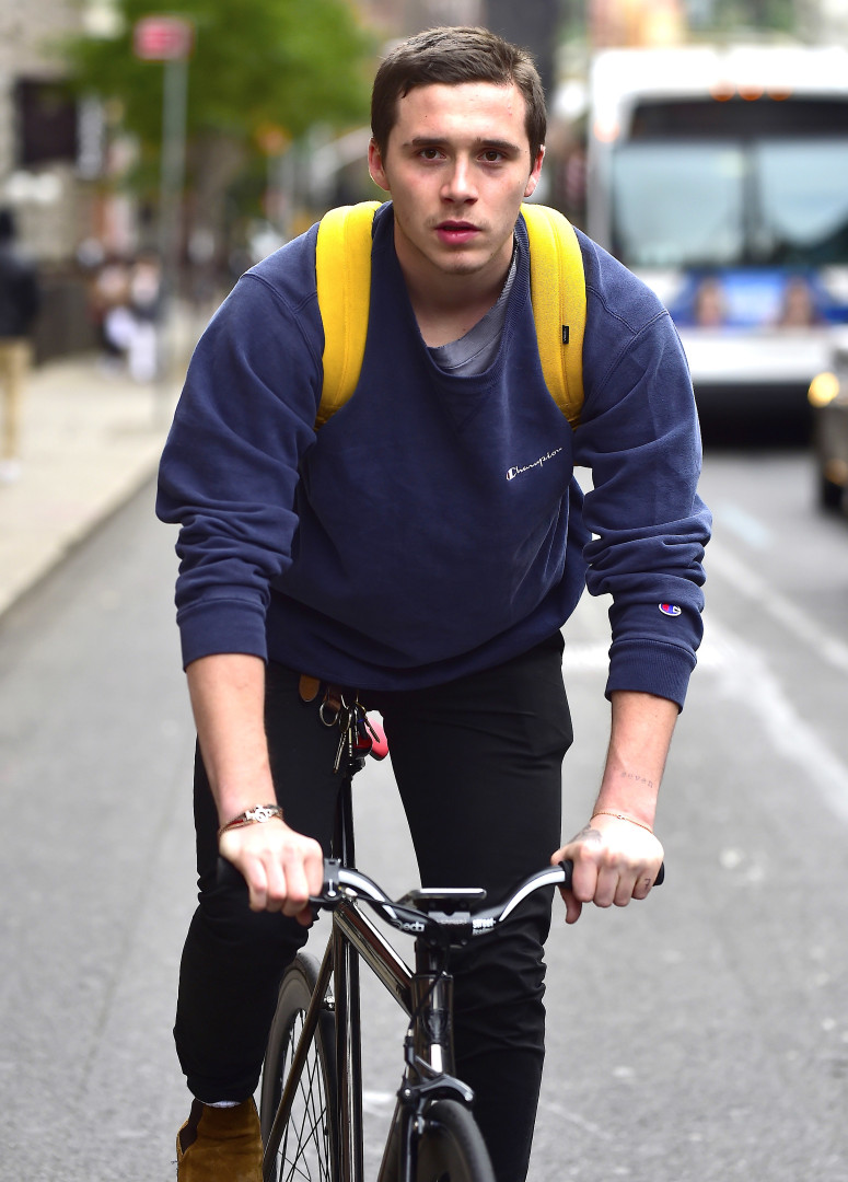 Sobre rodas: As estrelas que não dispensam a bicicleta