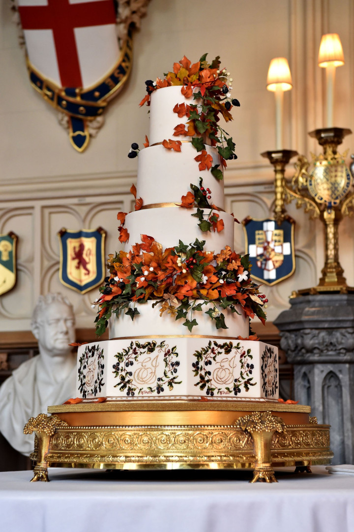 Reveladas imagens do bolo de casamento da princesa Eugenie
