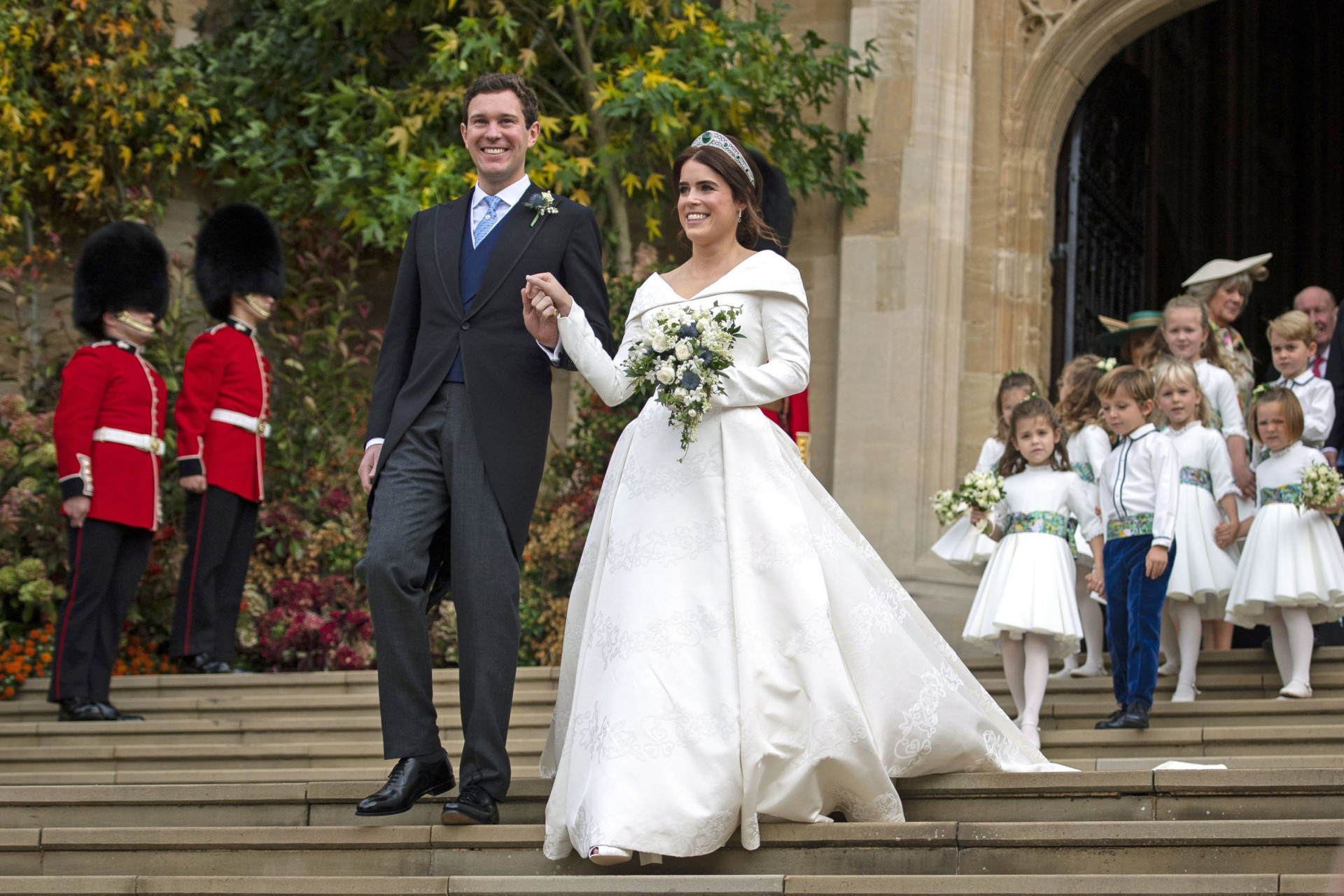 Reveladas imagens do bolo de casamento da princesa Eugenie