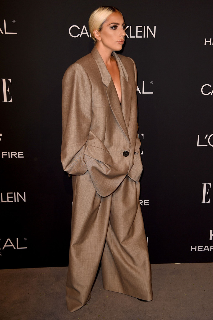 Sara Sampaio 'brilha' ao lado de estrelas de Hollywood