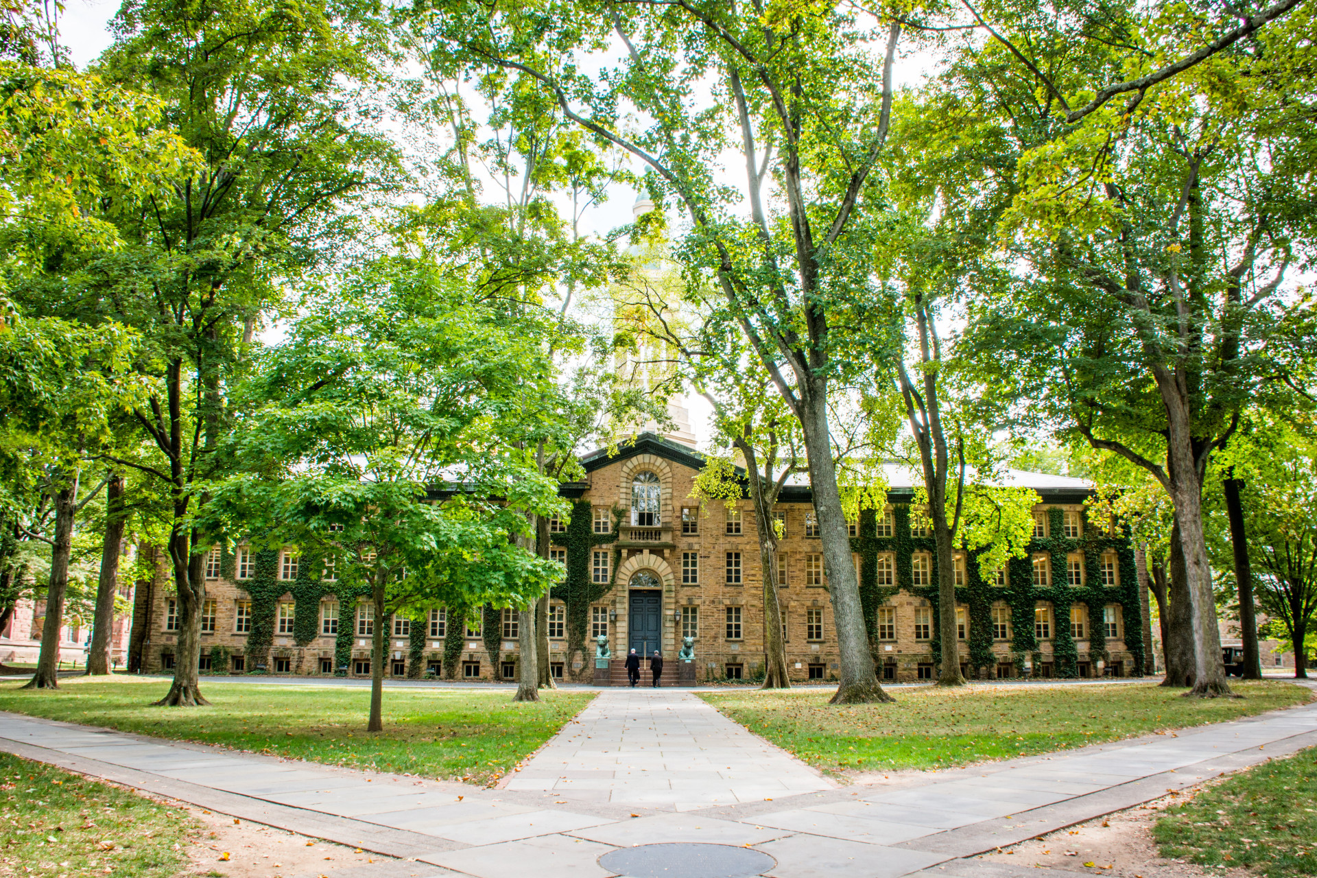 Deslumbre-se com as mais belas universidades do mundo