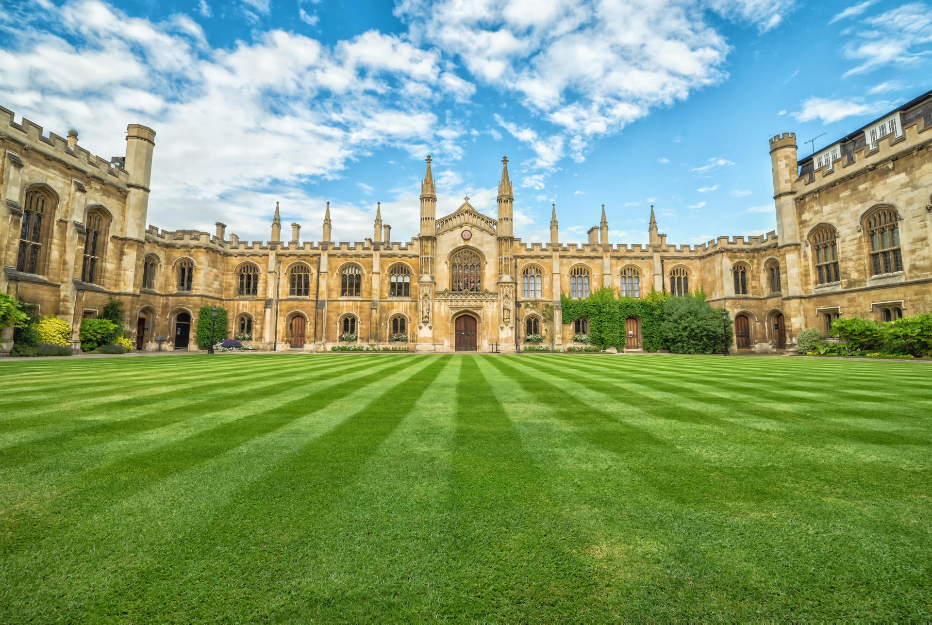 Deslumbre-se com as mais belas universidades do mundo