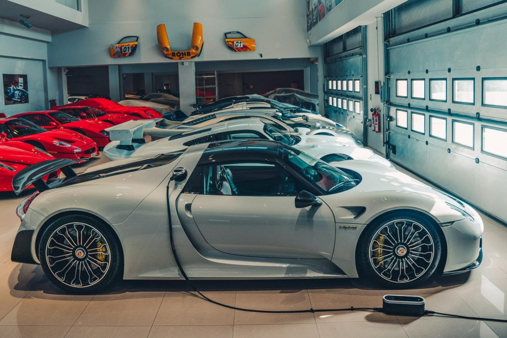 Atenção, Ronaldo! Esta é a maior garagem de carros do mundo