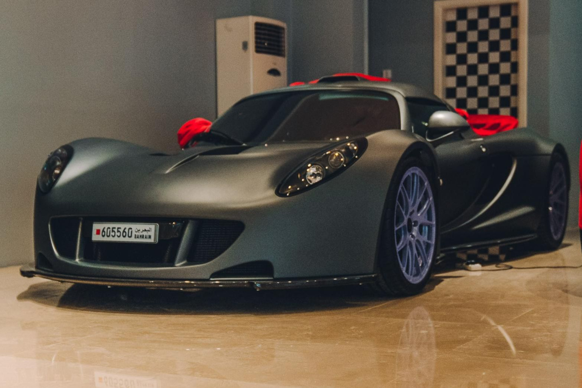 Atenção, Ronaldo! Esta é a maior garagem de carros do mundo