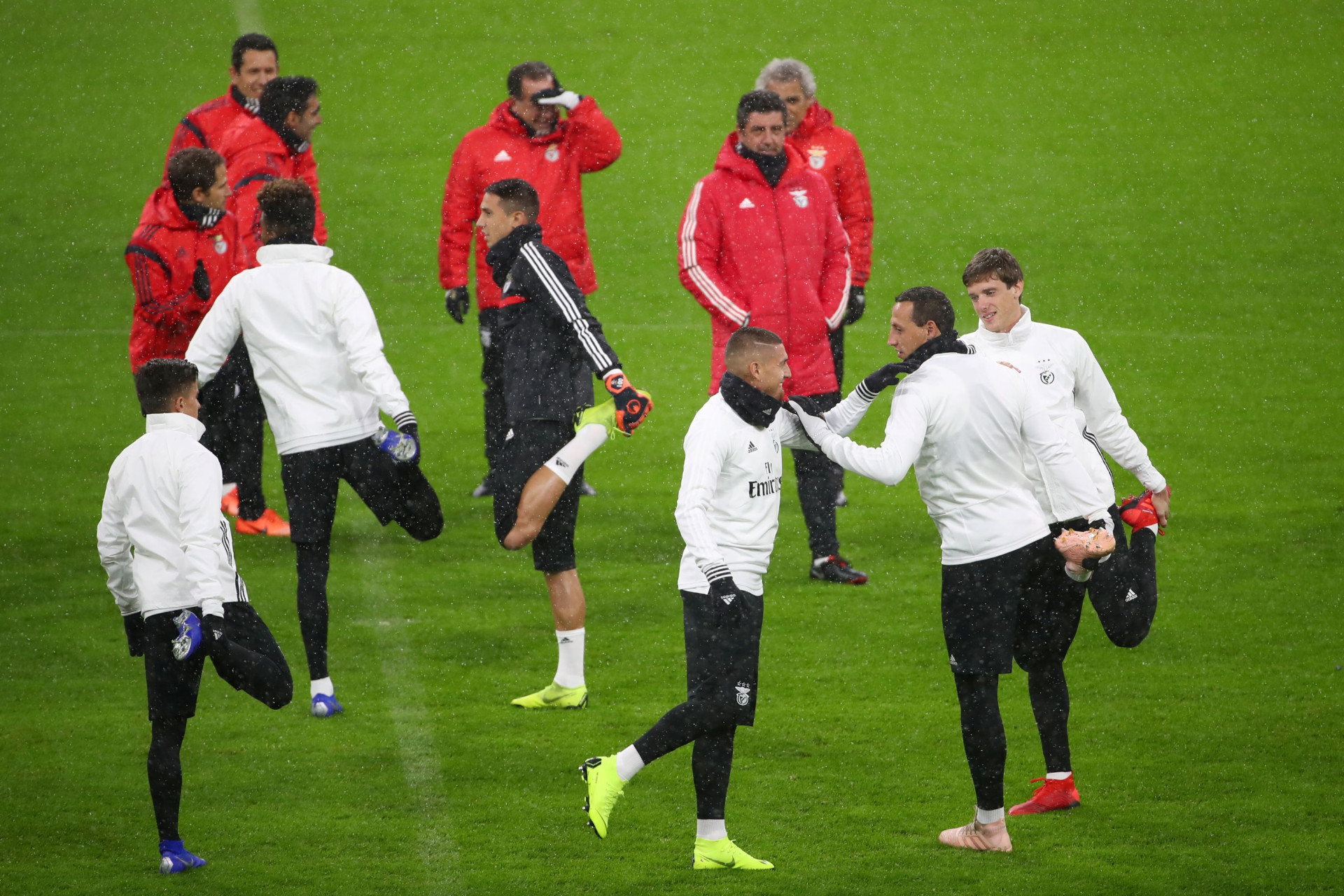 Neve, frio e... (muita) ambição: Assim foi o treino do Benfica em Munique