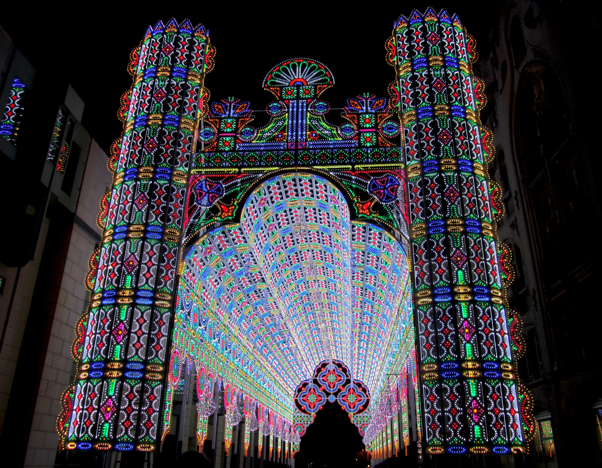 Descubra e deslumbre-se com os mais brilhantes festivais de luz na Europa