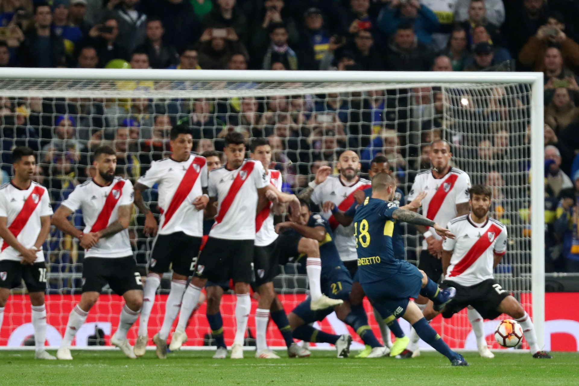 Por fim, o futebol: As melhores imagens da 'louca' final da Libertadores