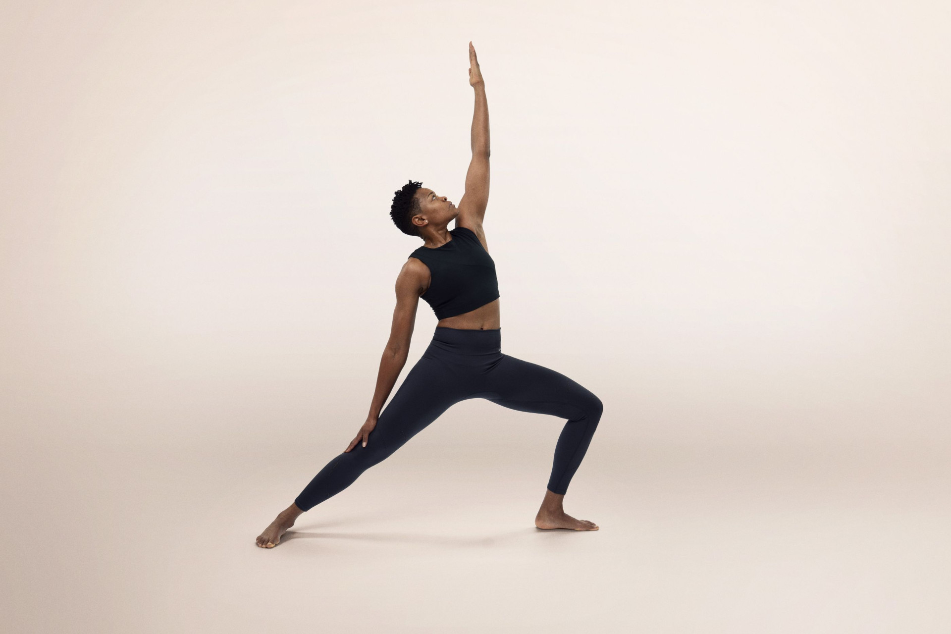 Fluidez e movimento. Nike lança primeira coleção para yoga