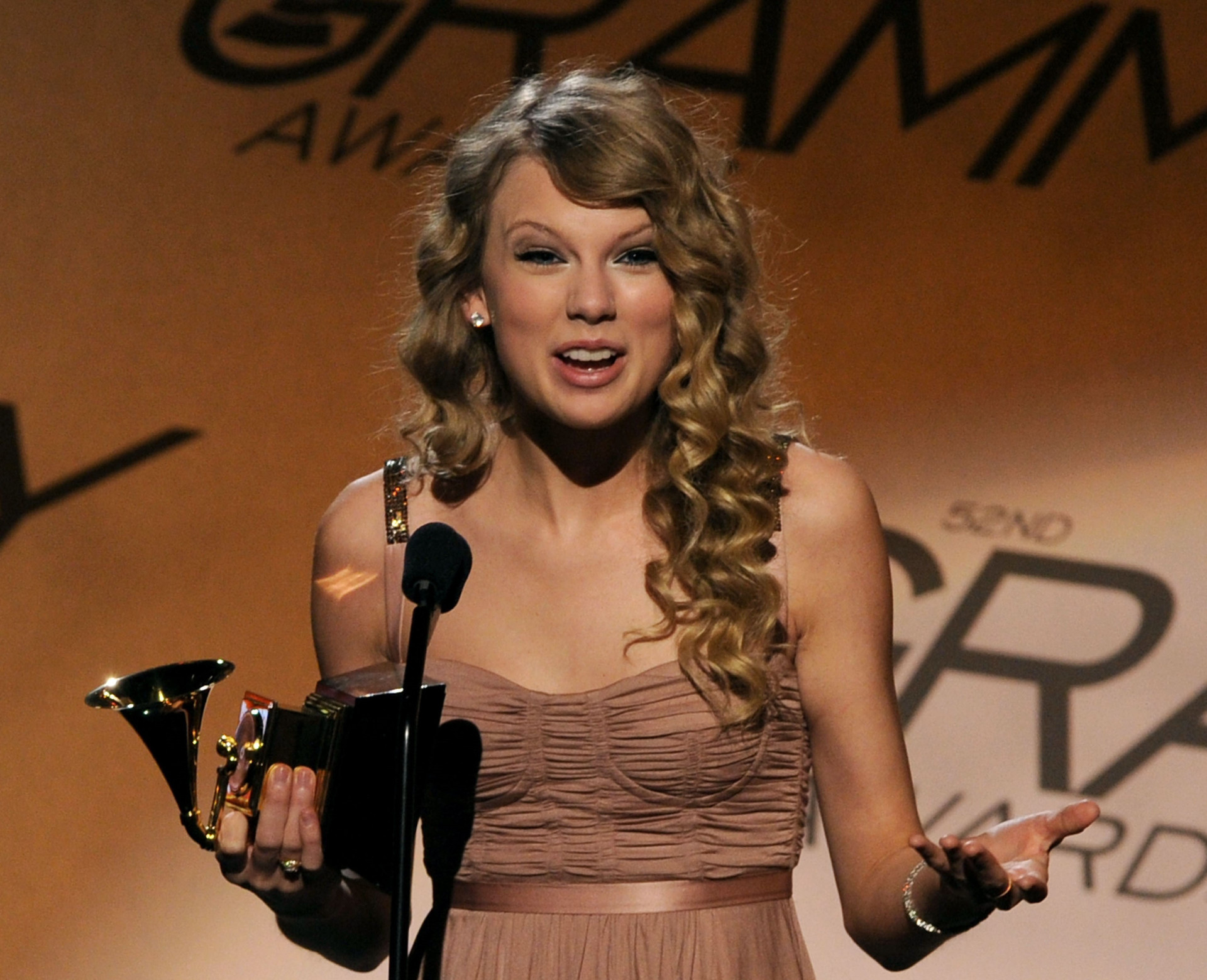 Os artistas mais velhos e os mais novos que já receberam um Grammy