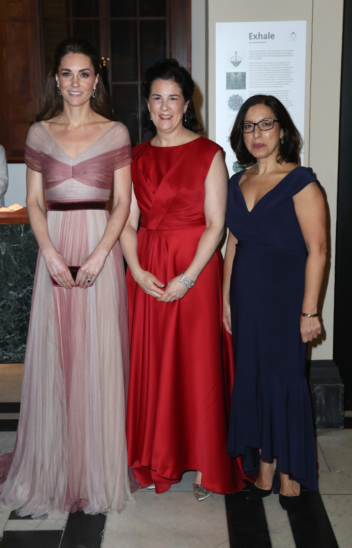 Kate Middleton não falha: Duquesa deslumbra com vestido de gala