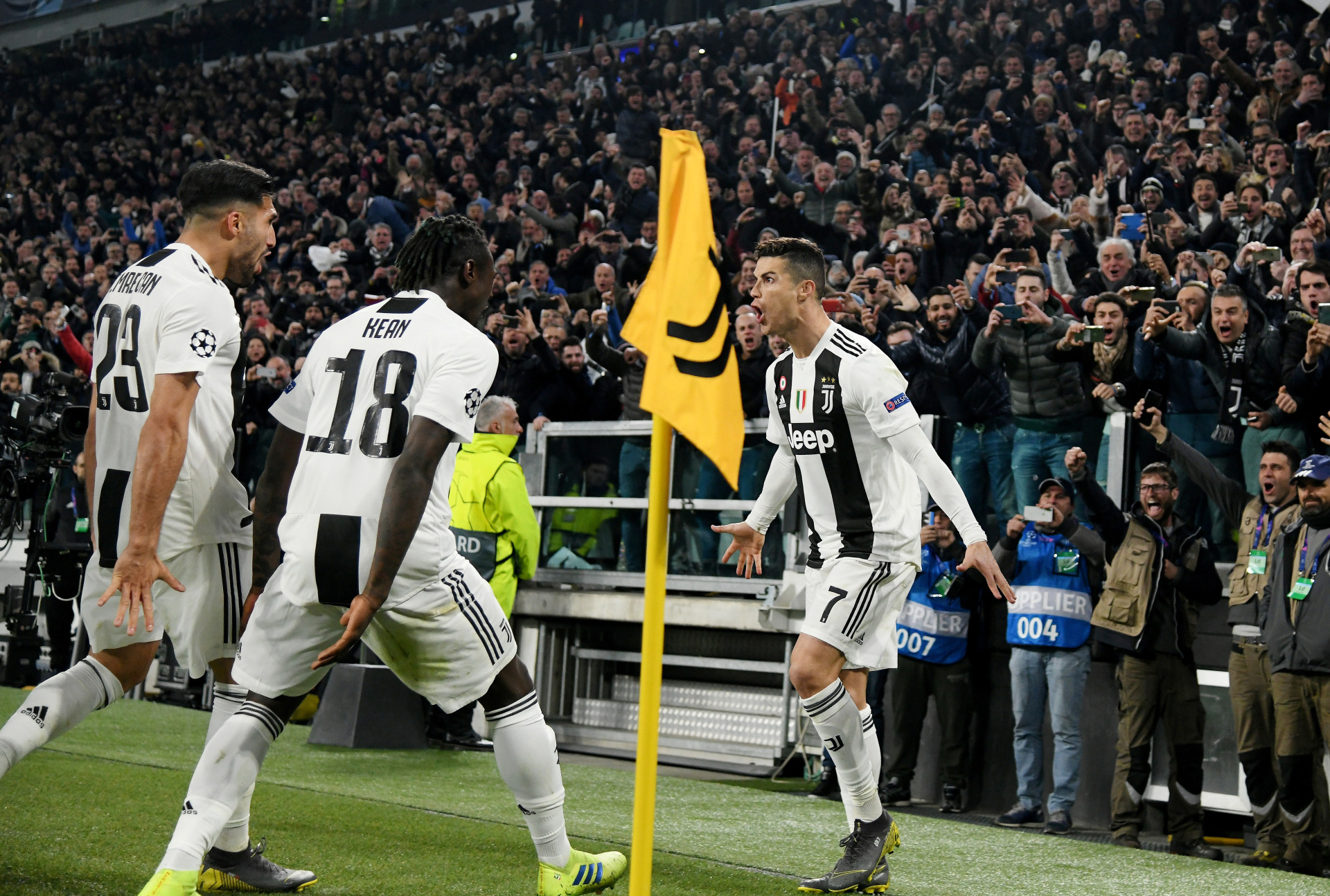 As imagens que não viu na televisão da noite mágica de Cristiano Ronaldo