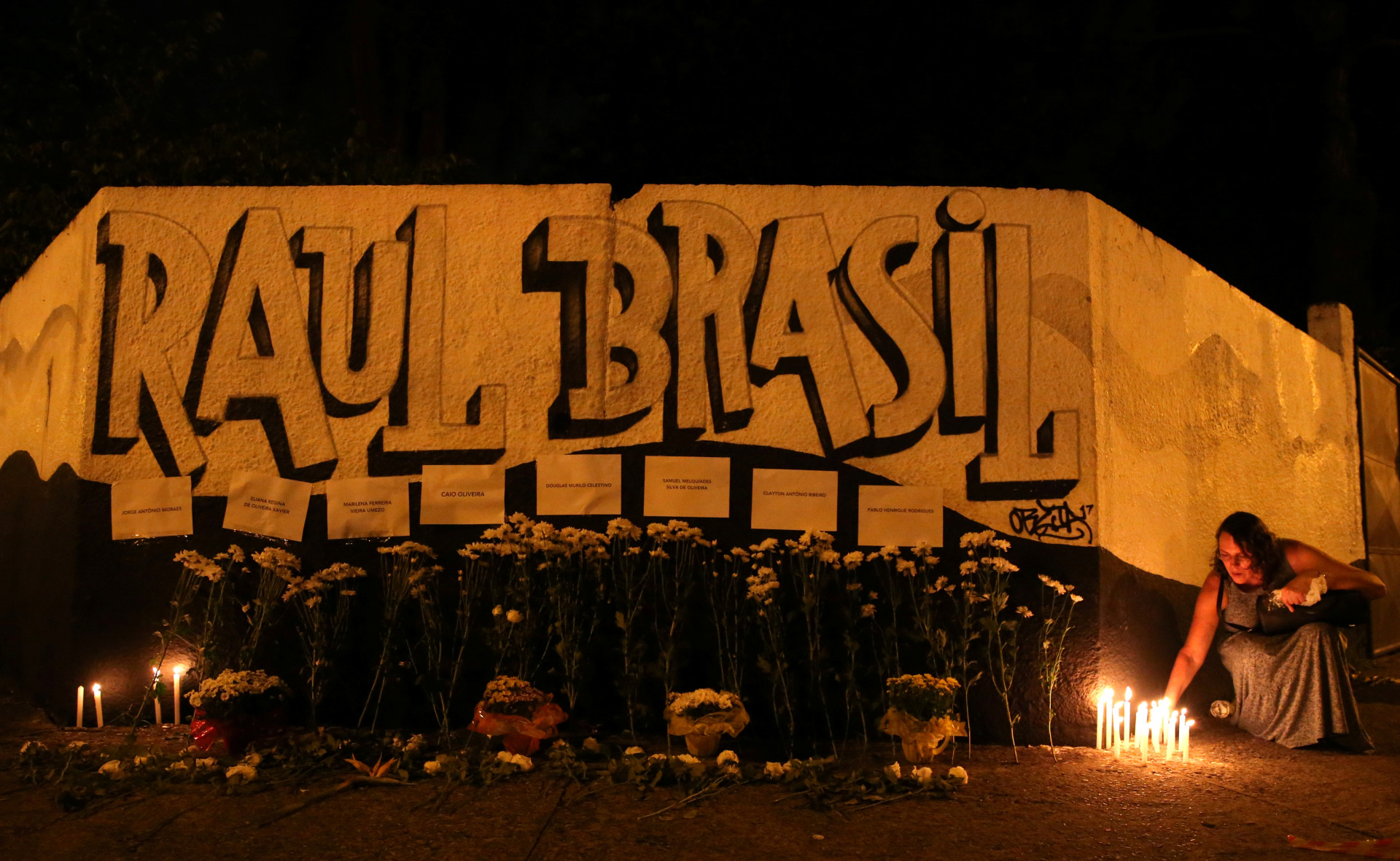 As imagens após o massacre que deixou o Brasil (novamente) de luto