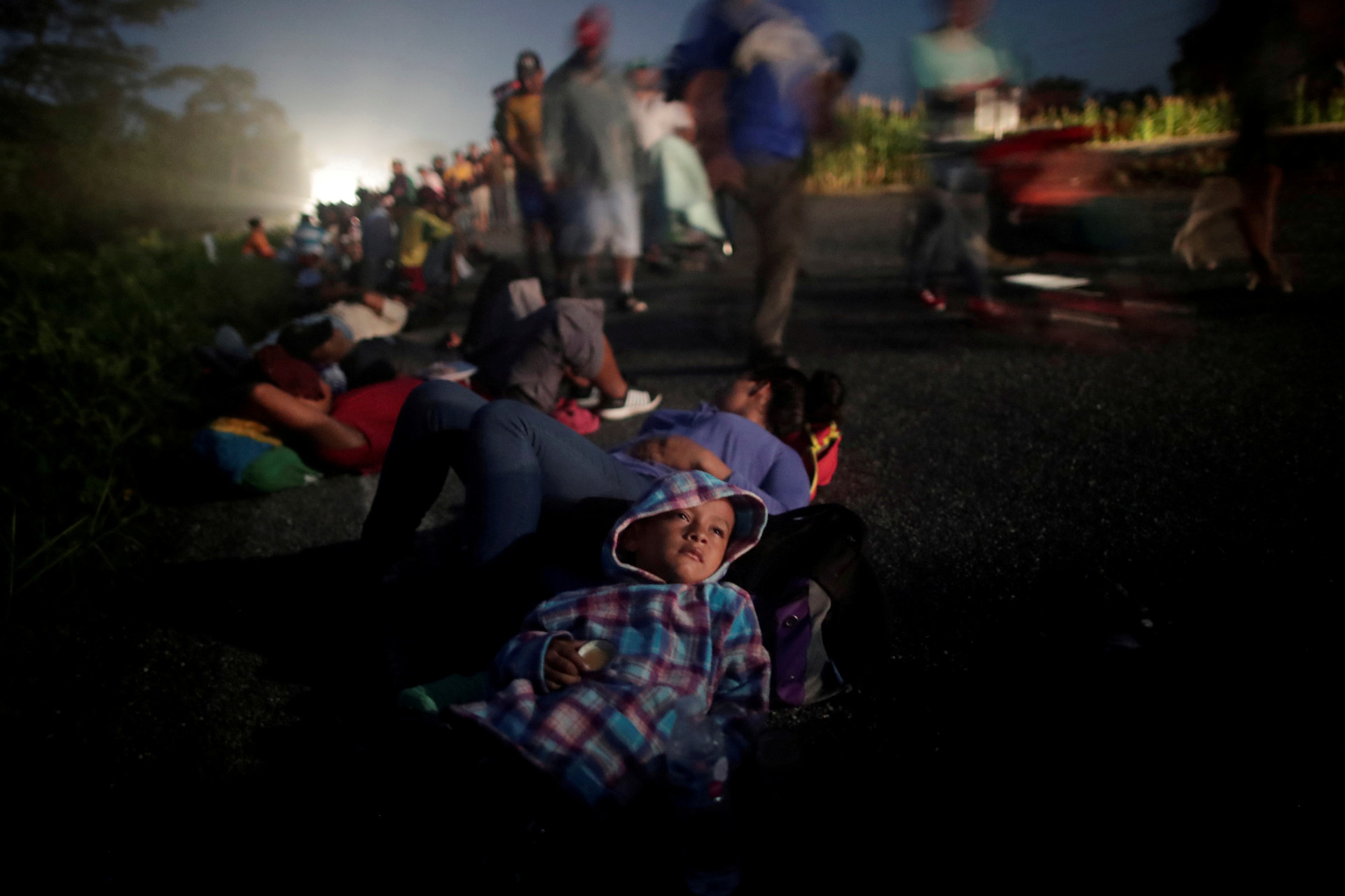 O sorriso e as lágrimas das crianças na travessia migratória rumo aos EUA