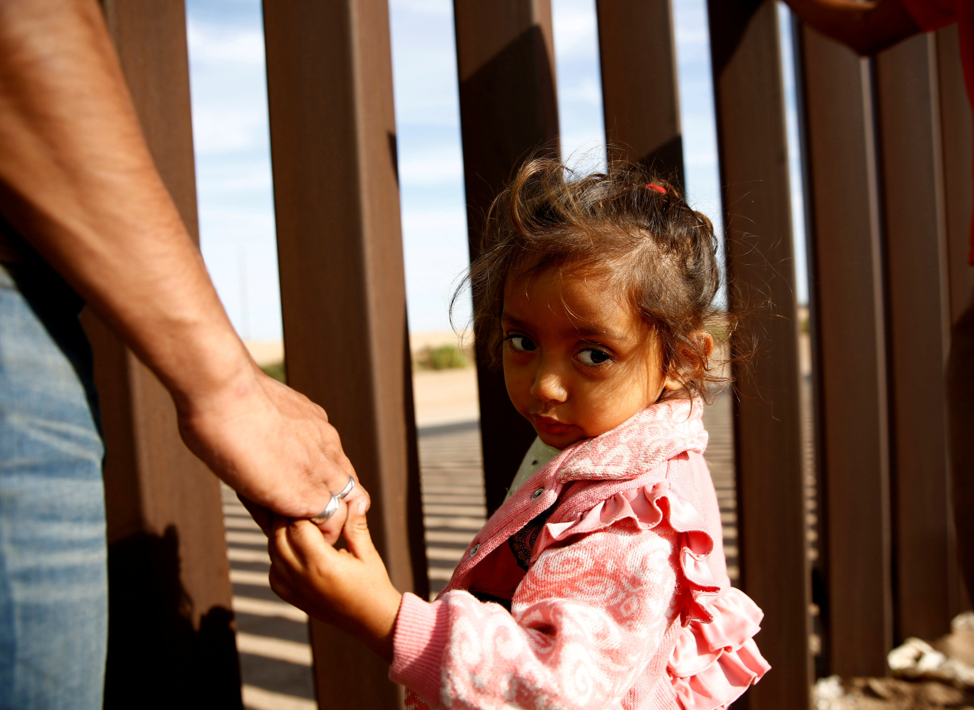 O sorriso e as lágrimas das crianças na travessia migratória rumo aos EUA