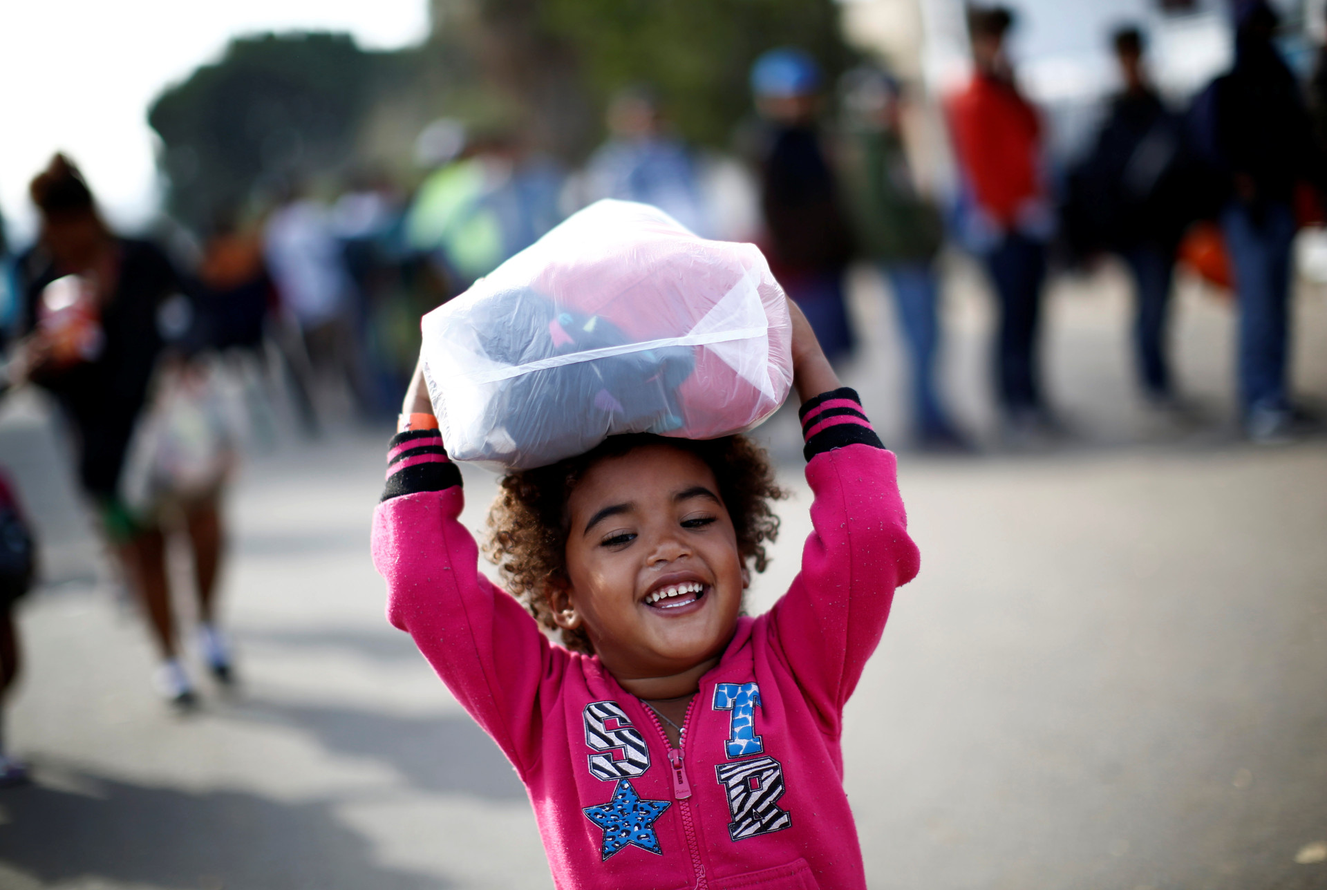 O sorriso e as lágrimas das crianças na travessia migratória rumo aos EUA