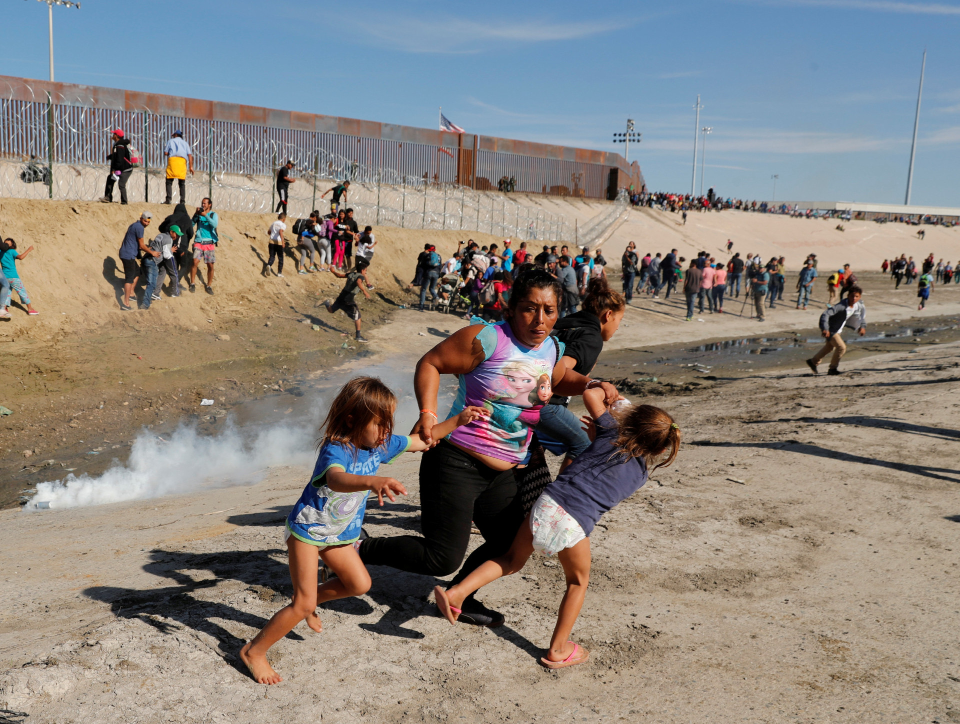 O sorriso e as lágrimas das crianças na travessia migratória rumo aos EUA
